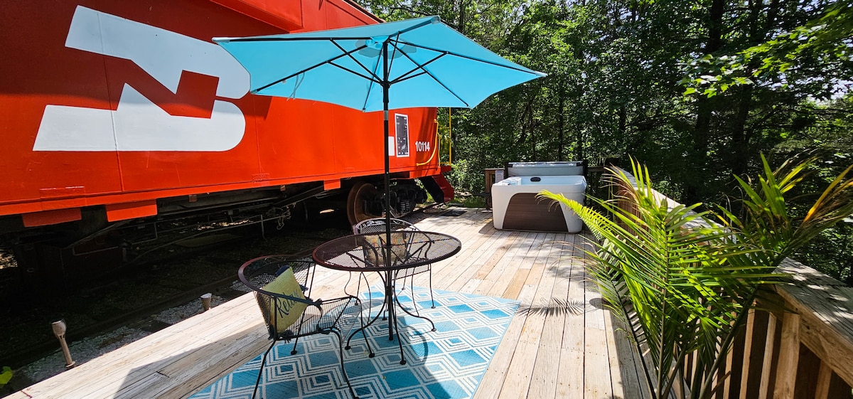 Caboose 101 — Wagon de Queue avec Jacuzzi