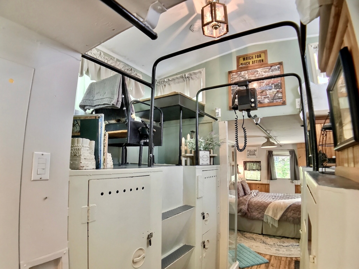 Caboose 101 — Wagon de Queue avec Jacuzzi — photo 3