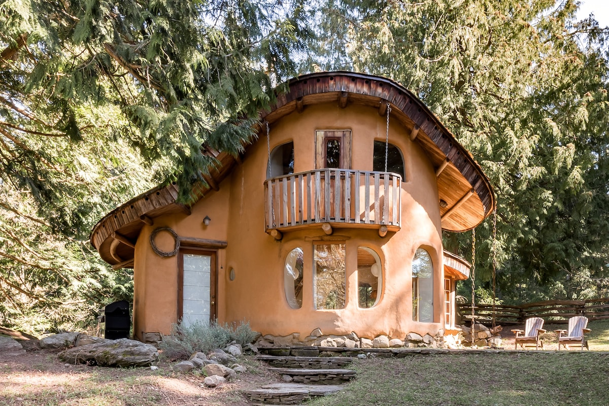 Cob Cottage — Maison en Terre Sculptée