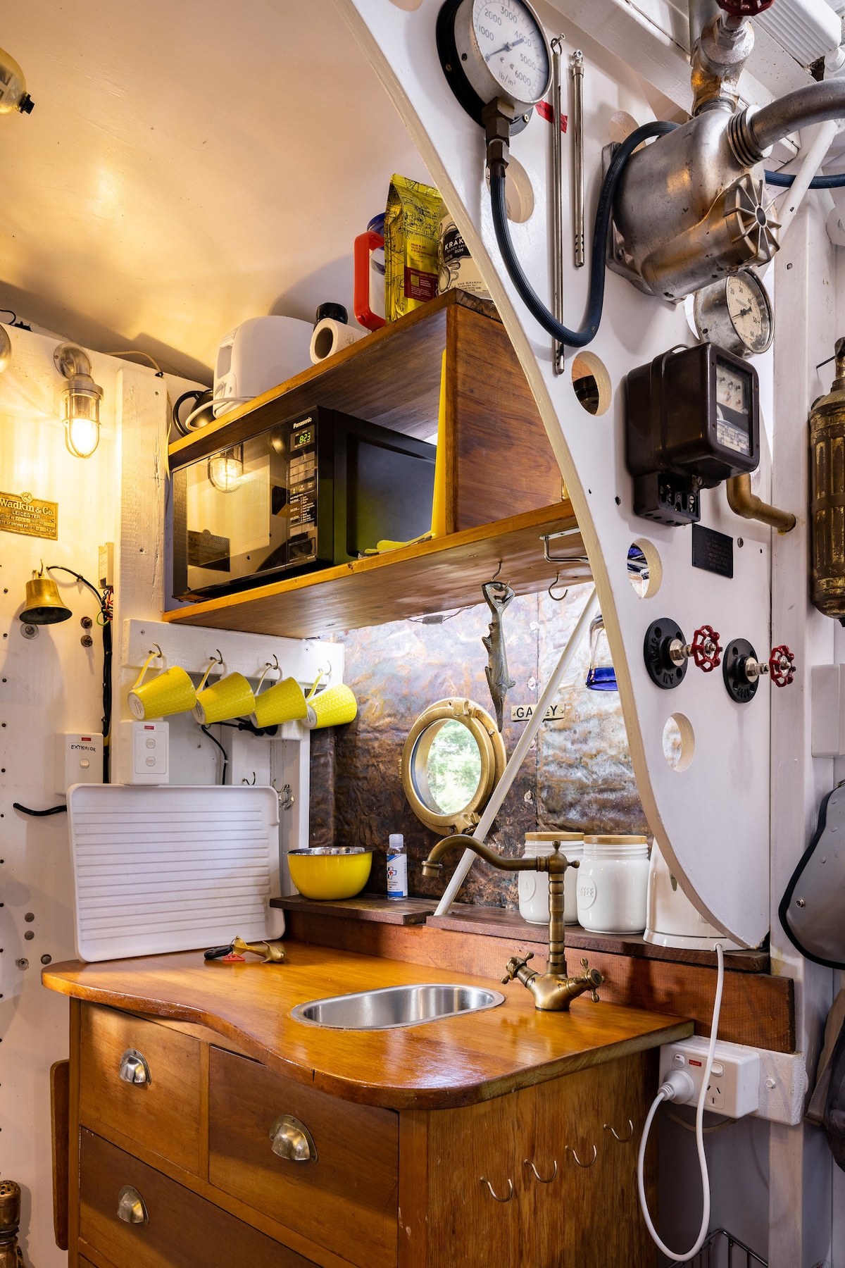 Le Sous-Marin Jaune — photo 9