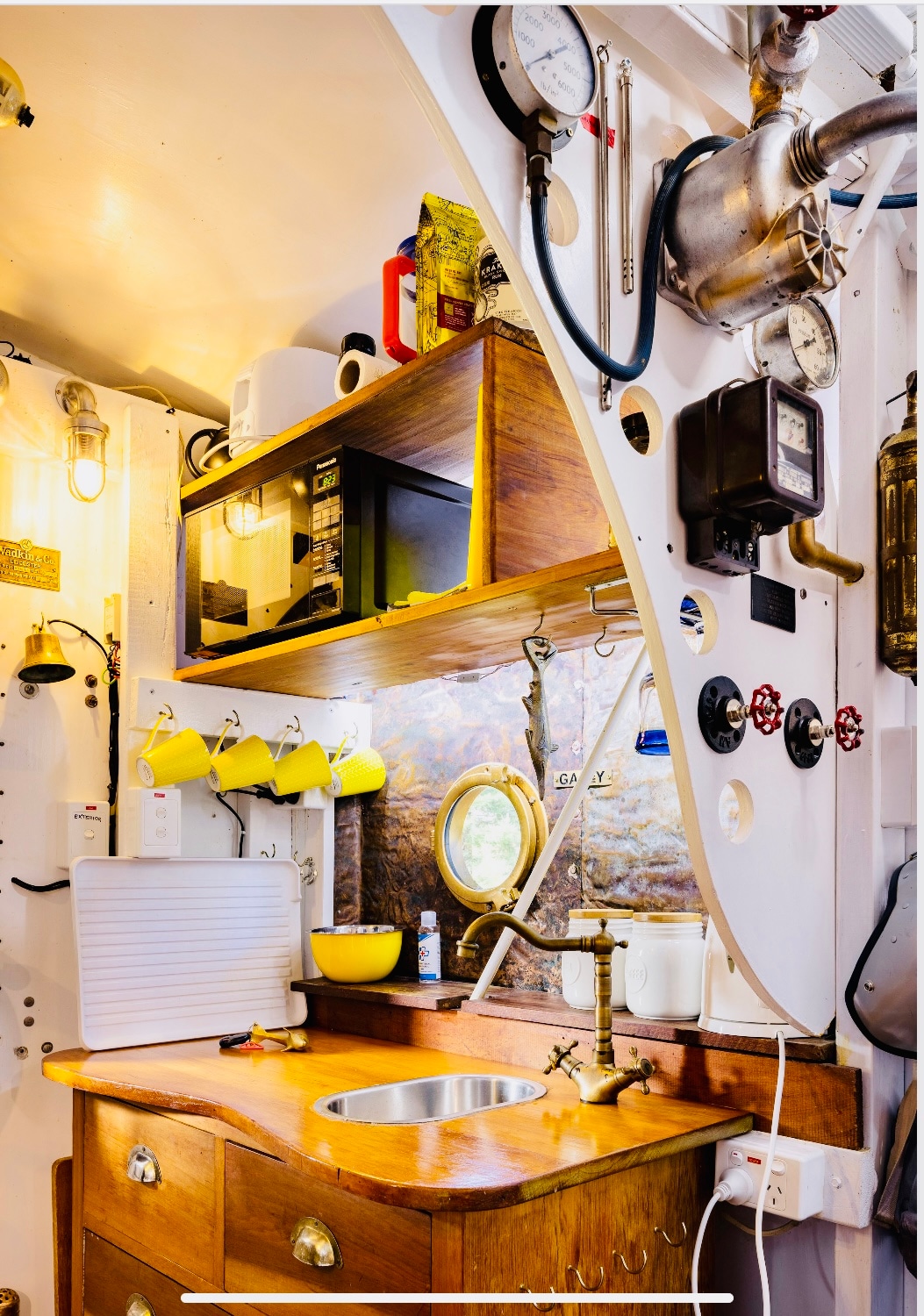 Le Sous-Marin Jaune — photo 10