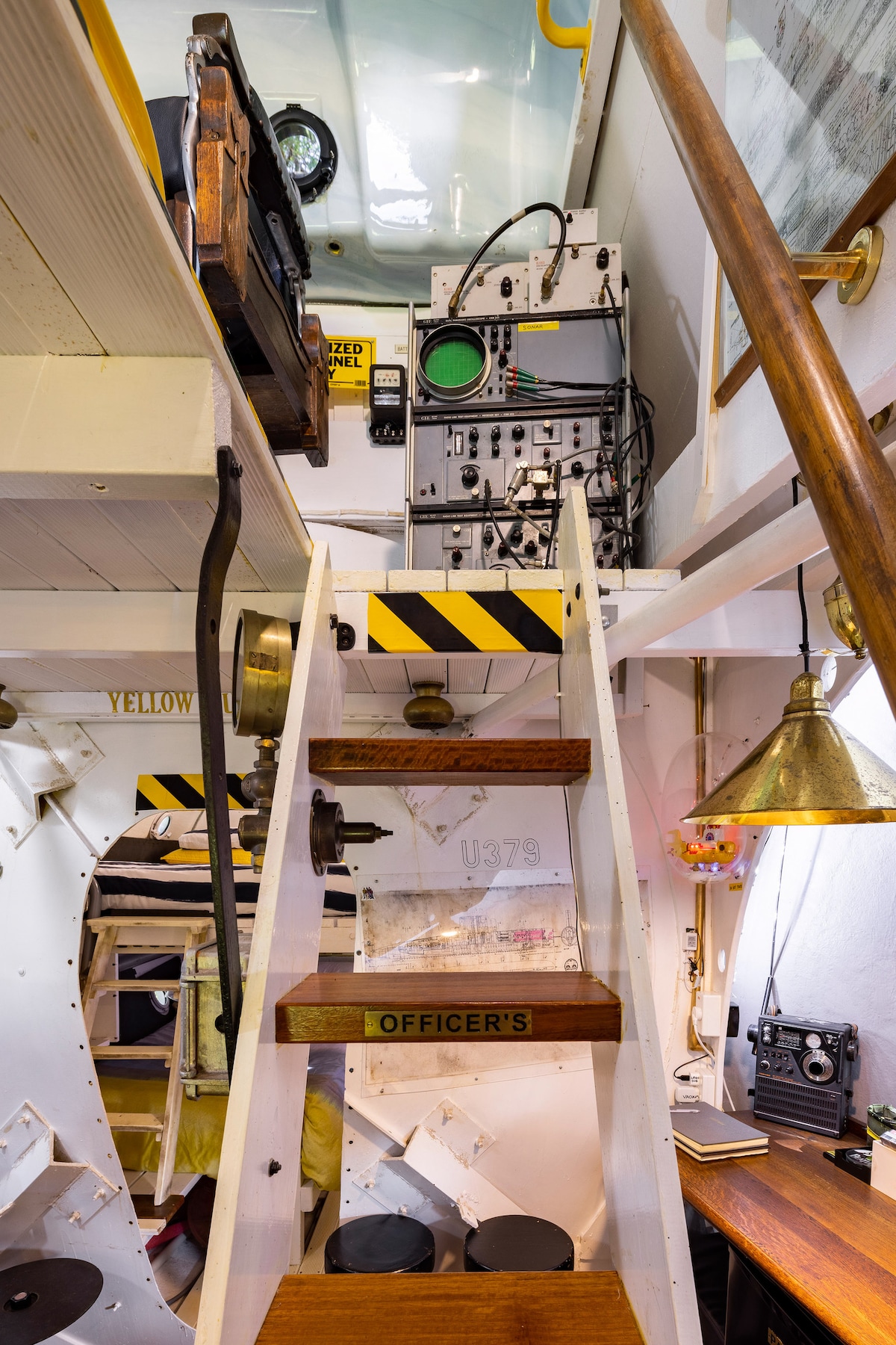 Le Sous-Marin Jaune — photo 11
