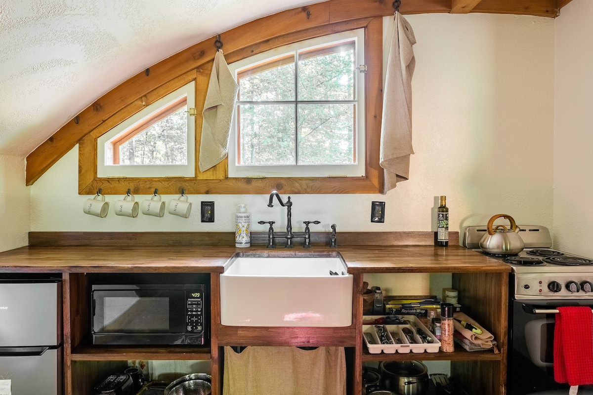 Wee Nook — The Hobbit Hole — photo 2